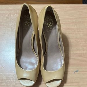 Pre owner shoes, Vicent Camuto High Hellopen toe